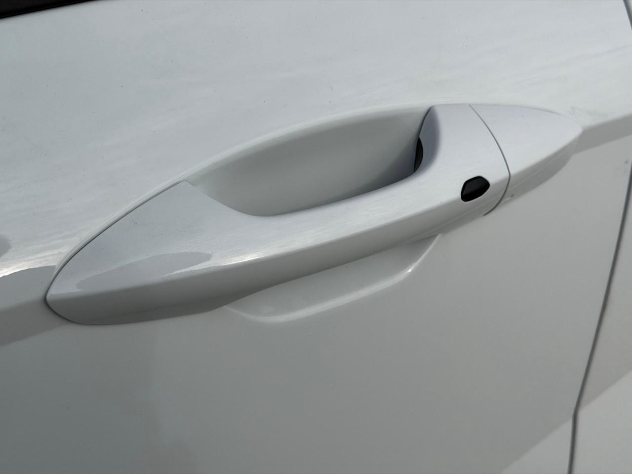 2027 Hyundai KONA 2.0L Essential AWD Photo