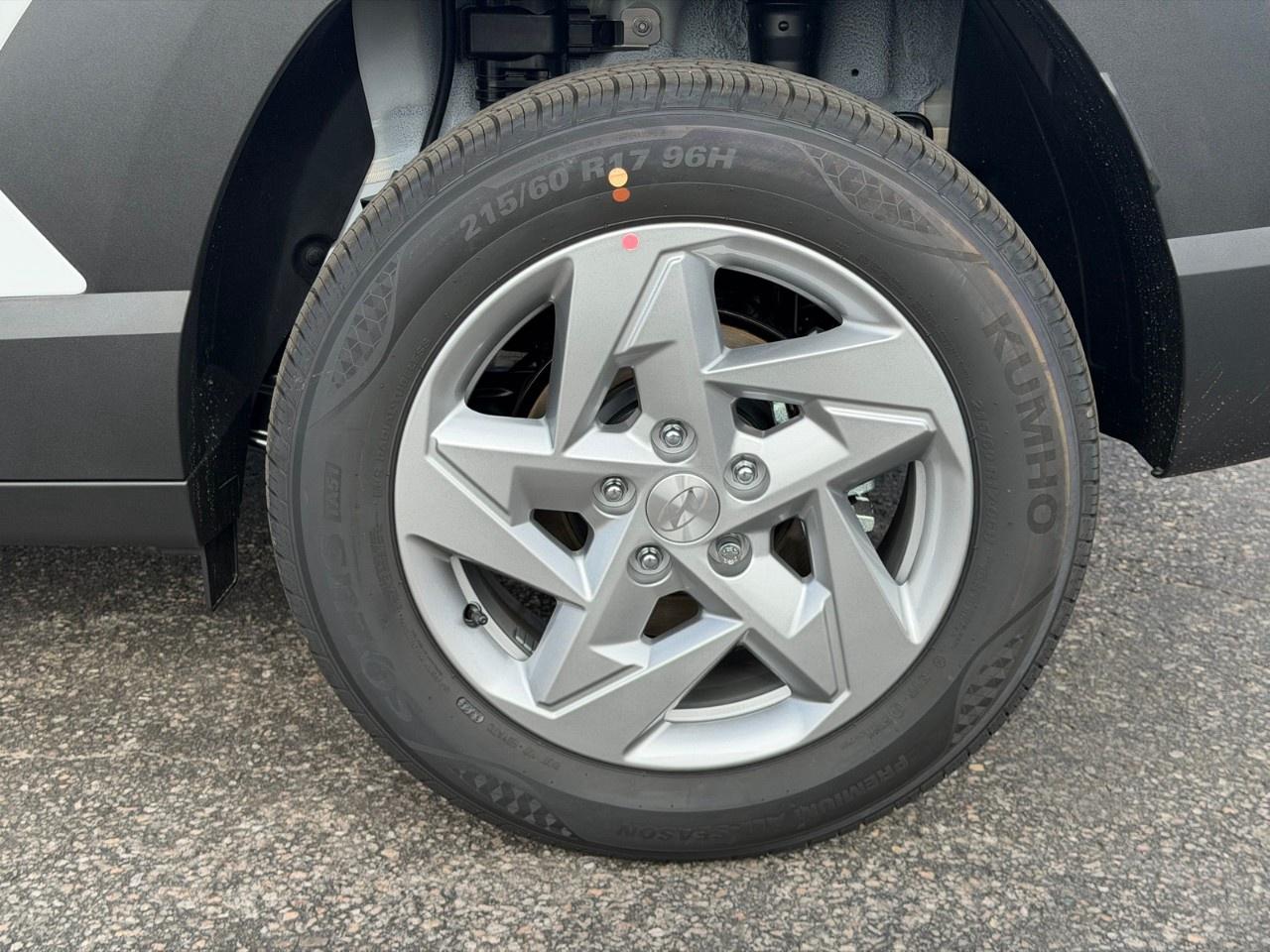 2027 Hyundai KONA 2.0L Essential AWD Photo