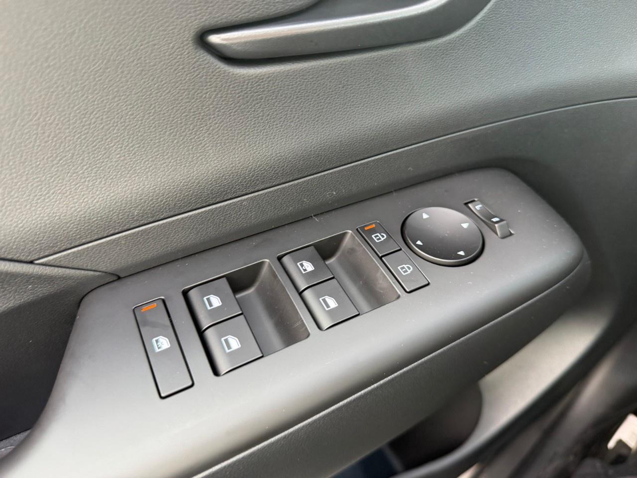 2027 Hyundai KONA 2.0L Essential AWD Photo