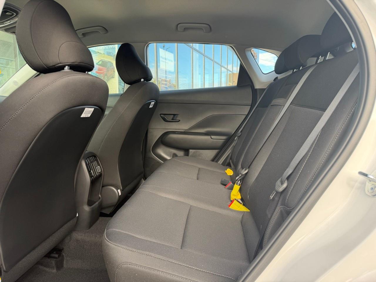 2027 Hyundai KONA 2.0L Essential AWD Photo