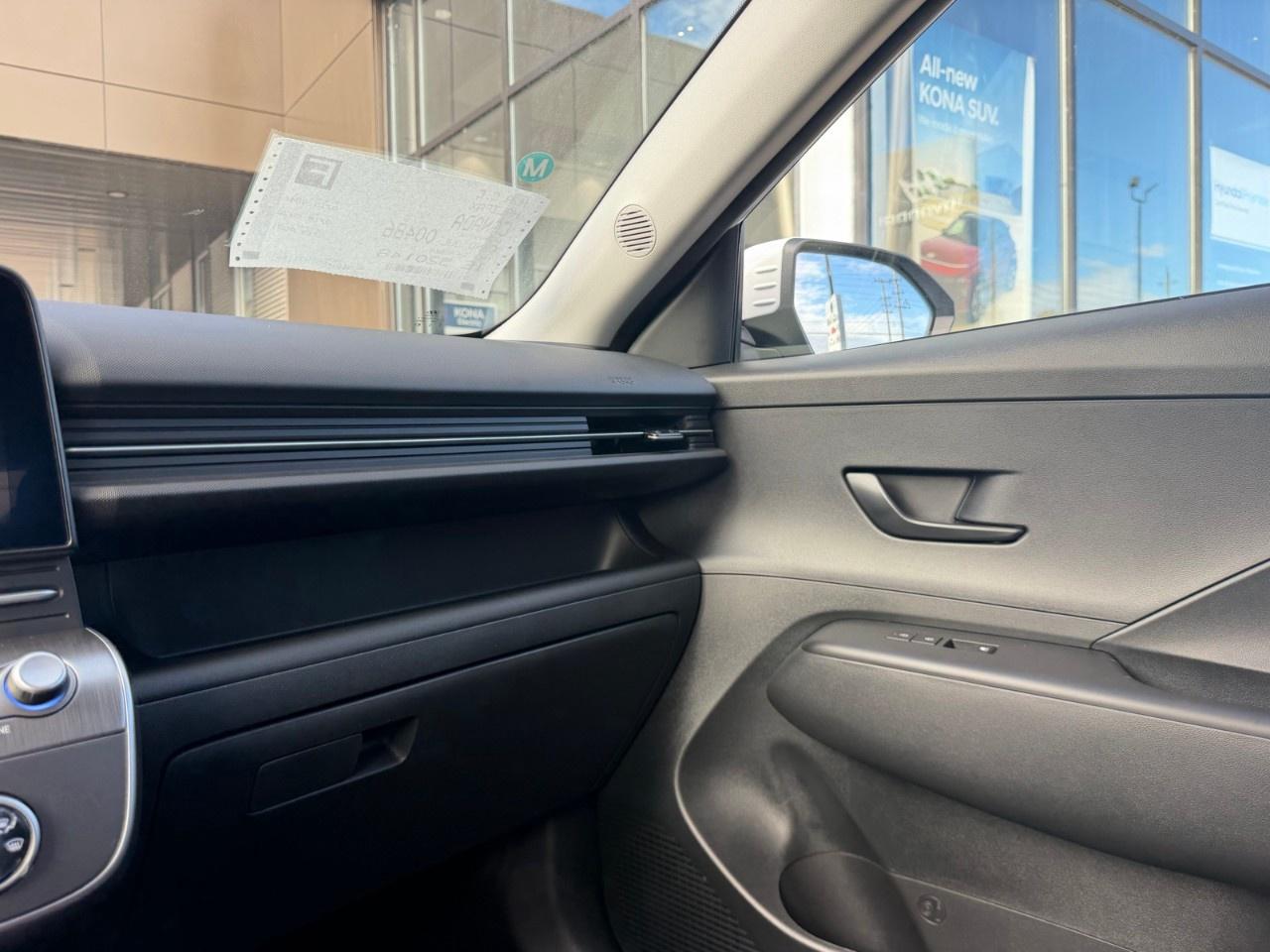 2027 Hyundai KONA 2.0L Essential AWD Photo