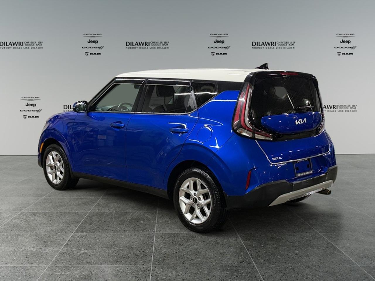 2023 Kia Soul EX IVT Photo2
