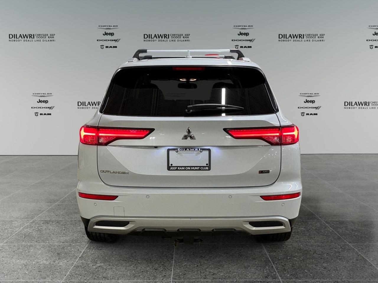 2022 Mitsubishi Outlander SEL S-AWC Photo3