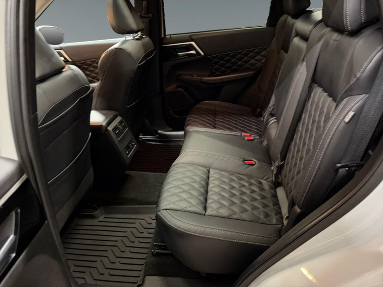 2022 Mitsubishi Outlander SEL S-AWC Photo