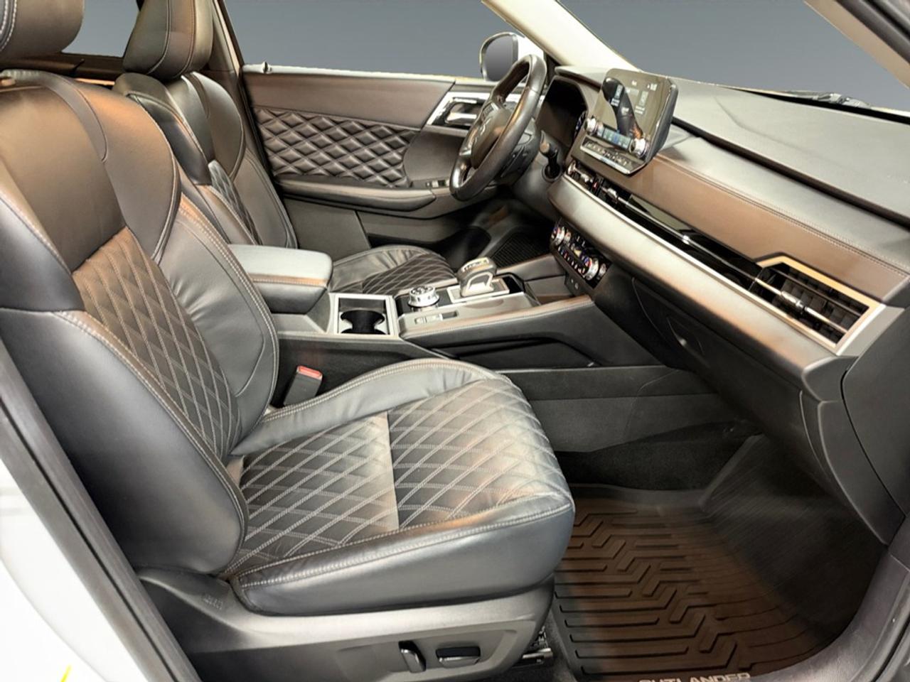 2022 Mitsubishi Outlander SEL S-AWC Photo
