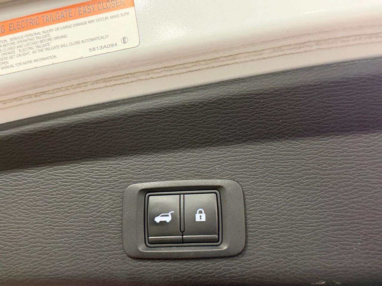2022 Mitsubishi Outlander SEL S-AWC Photo