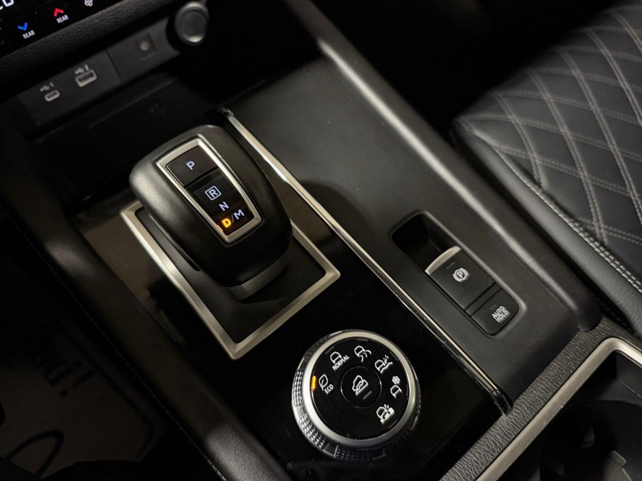 2022 Mitsubishi Outlander SEL S-AWC Photo