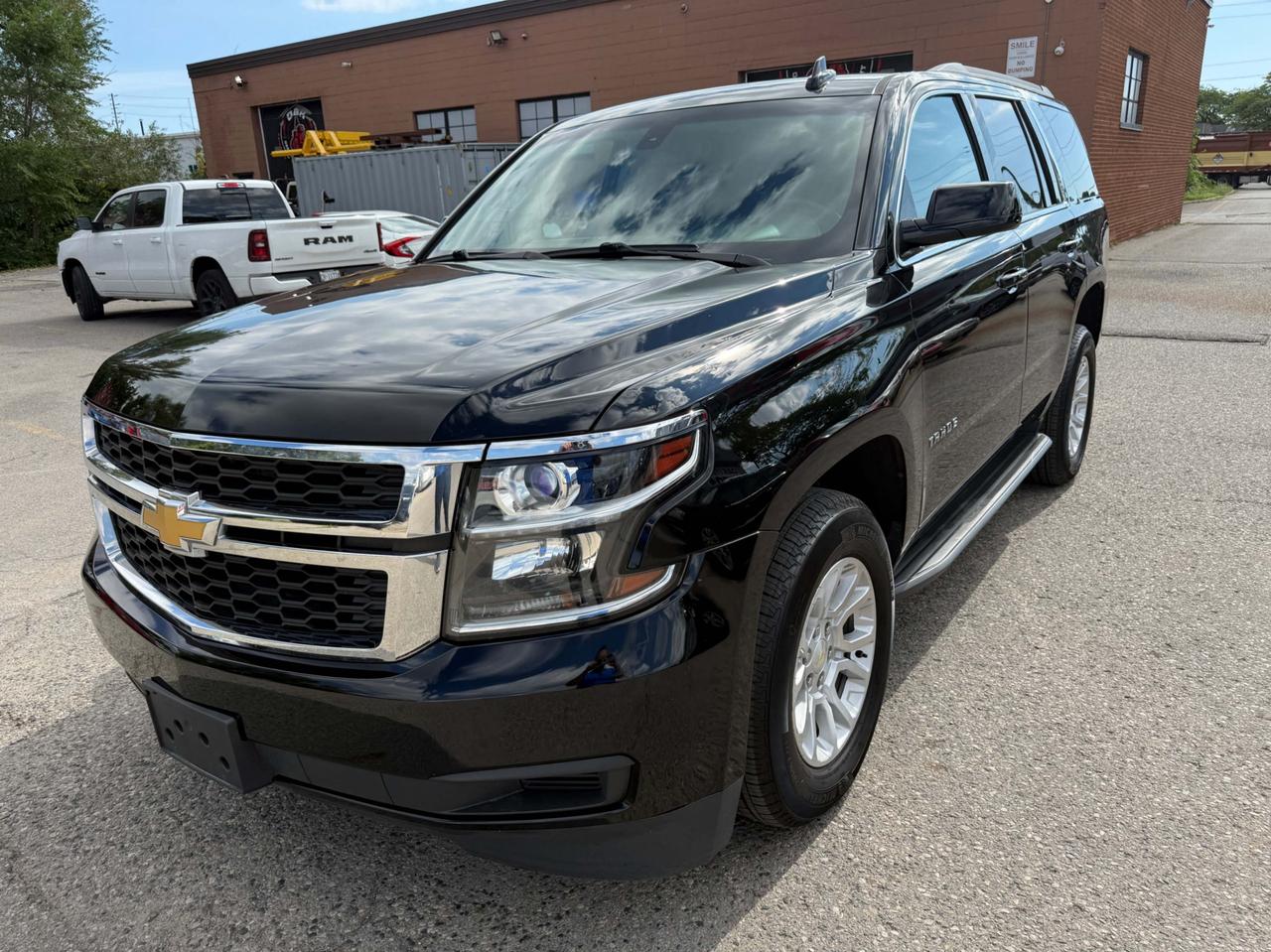 2016 Chevrolet Tahoe 4WD 4dr LS- 45,553KM ONLY Photo1