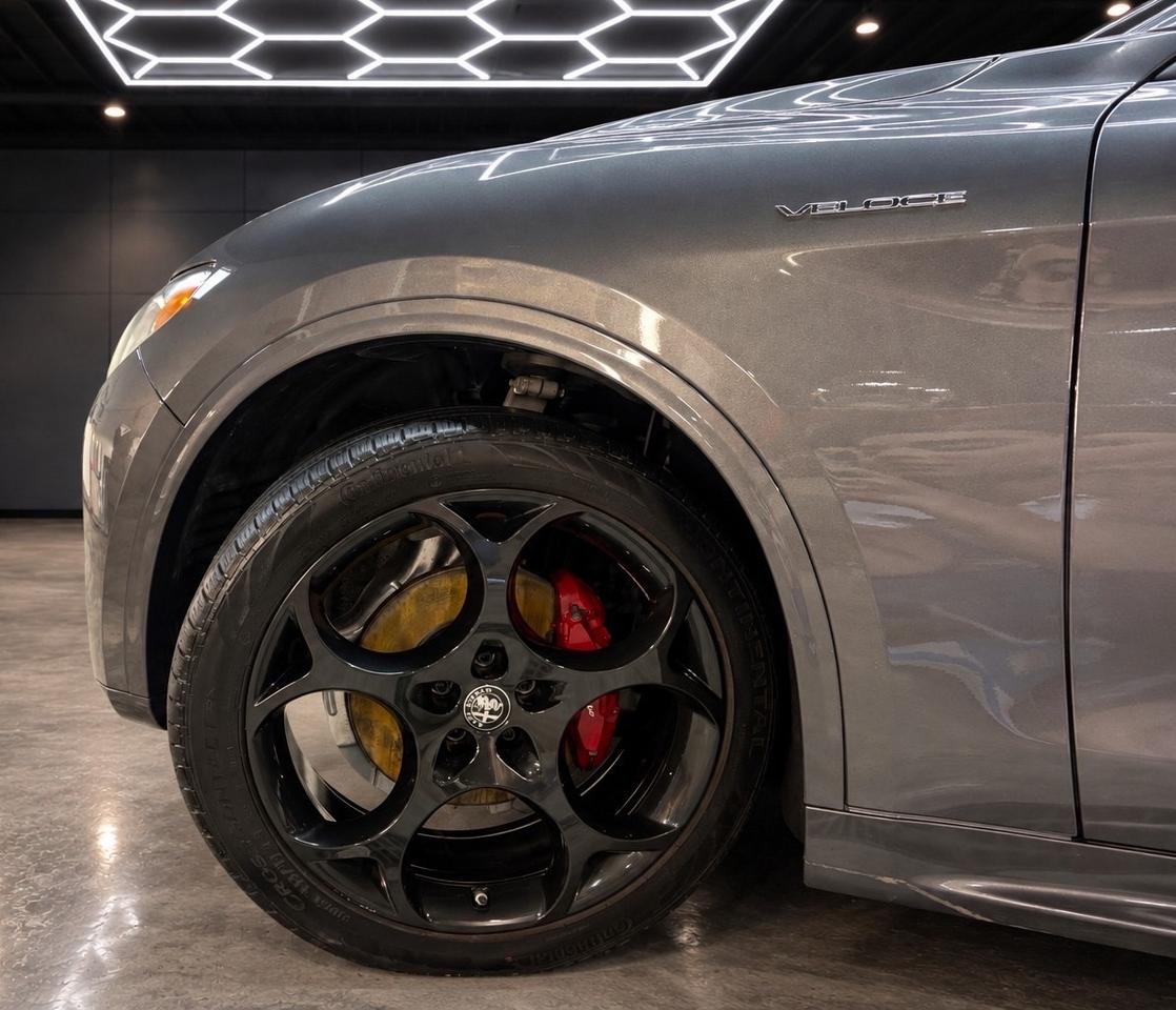 2022 Alfa Romeo Stelvio Veloce  Q4 AWD Photo4