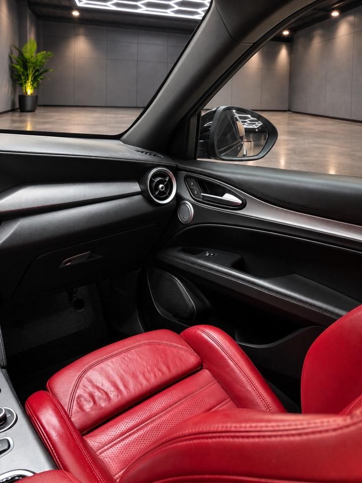 2022 Alfa Romeo Stelvio Veloce  Q4 AWD Photo
