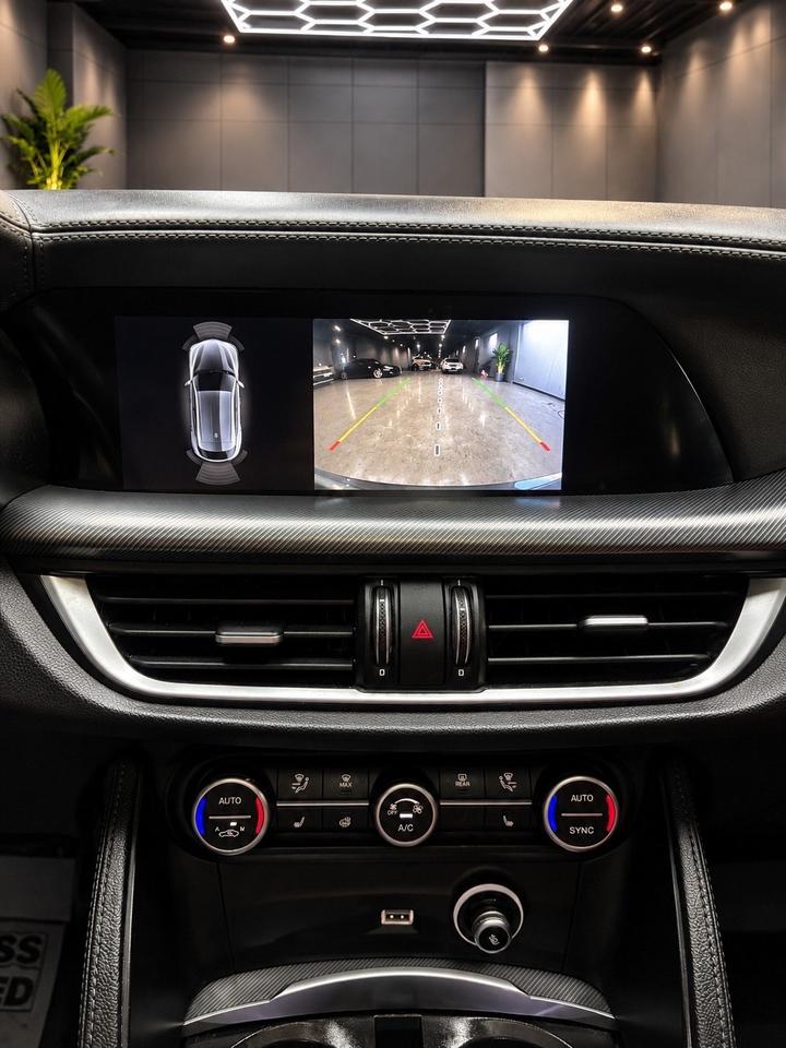 2022 Alfa Romeo Stelvio Veloce  Q4 AWD Photo