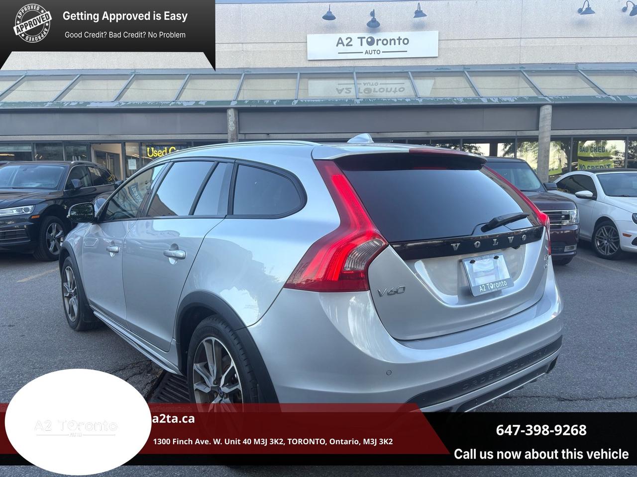 2015 Volvo V60 Cross Country T5 Photo
