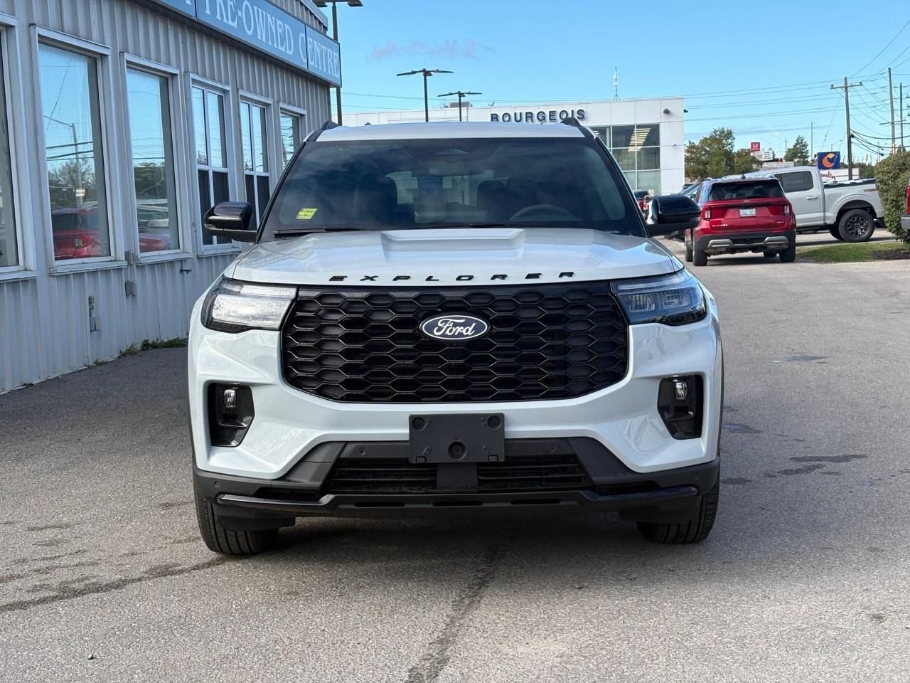 2027 Ford Explorer ST-Line 4WD Photo3