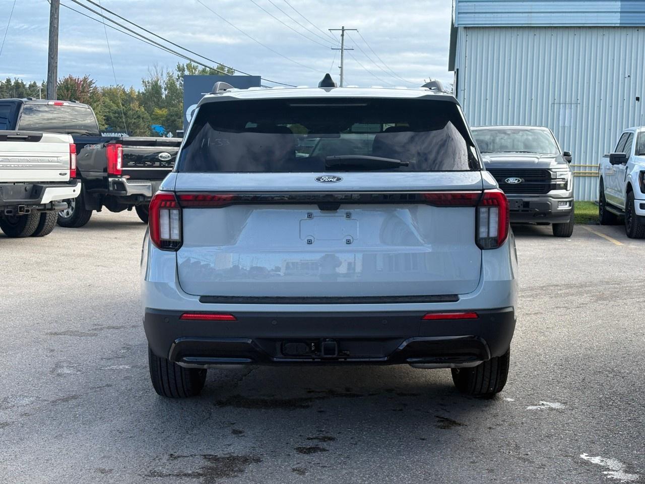 2027 Ford Explorer ST-Line 4WD Photo