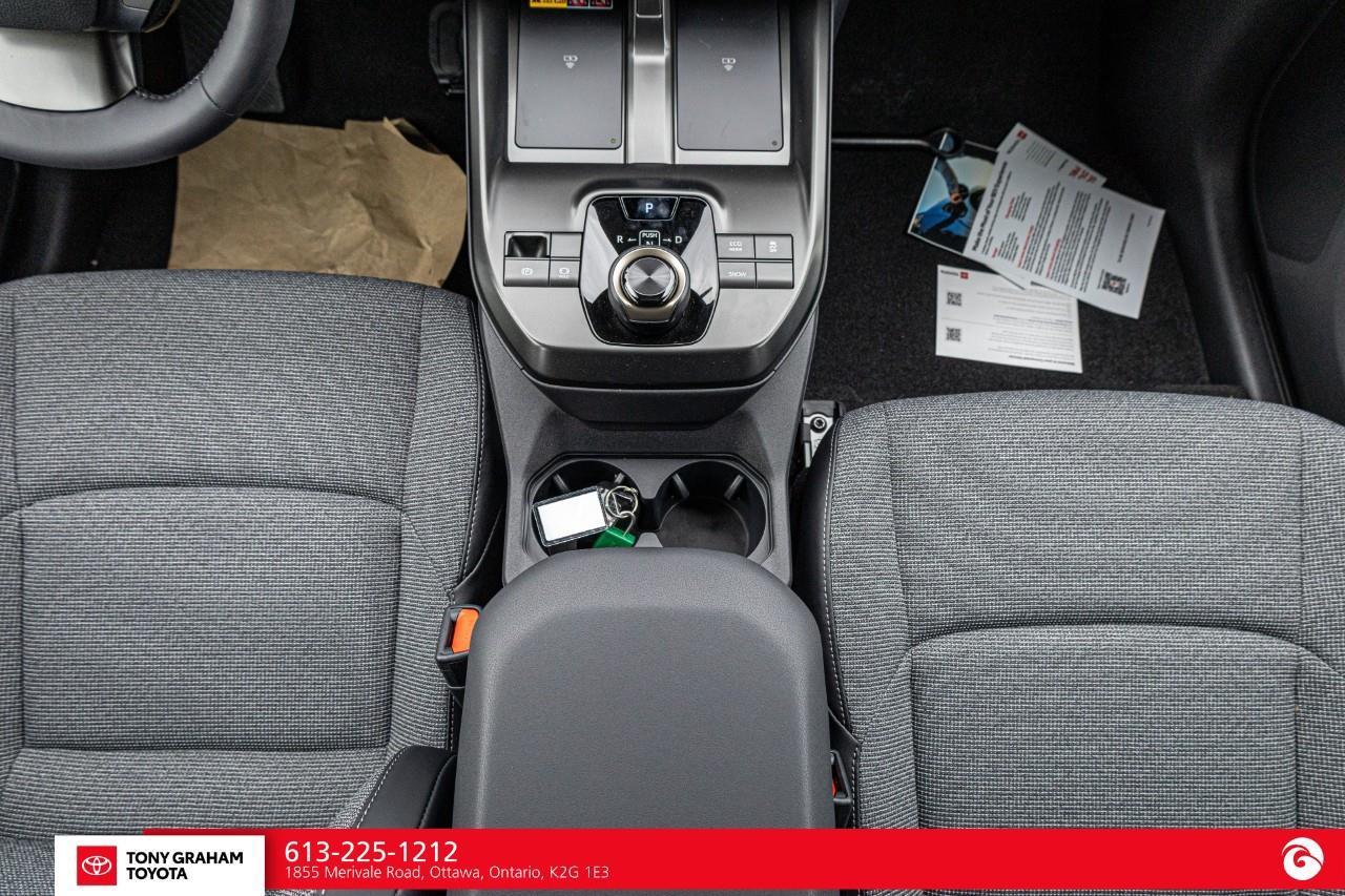 2027 Toyota bZ XLE Photo
