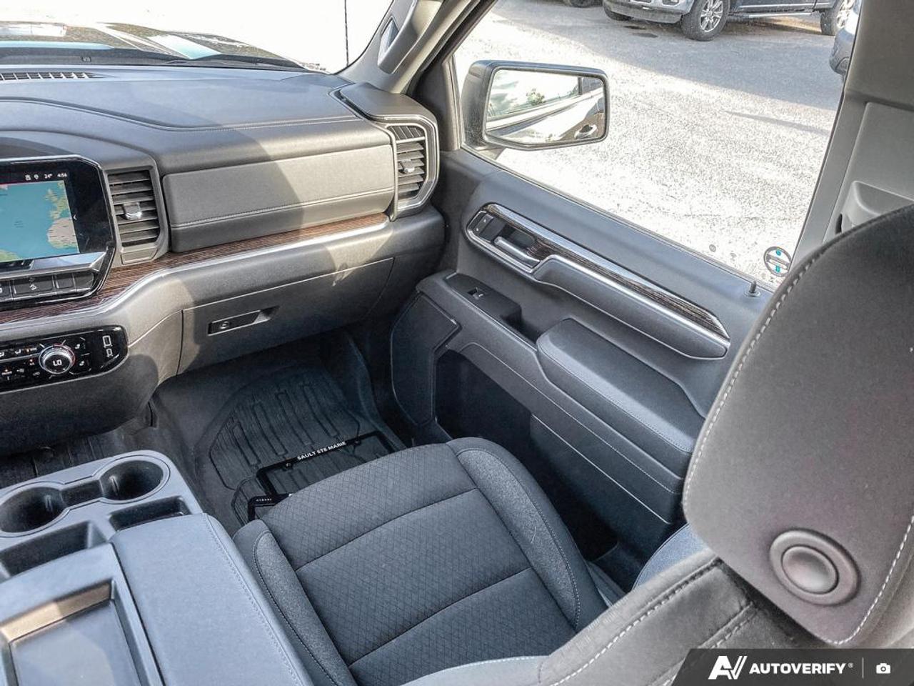 2025 GMC Sierra 1500 Elevation 5.3L ECOTEC3 | HEATED STEERING WHEEL | X31 O-FF RO Photo