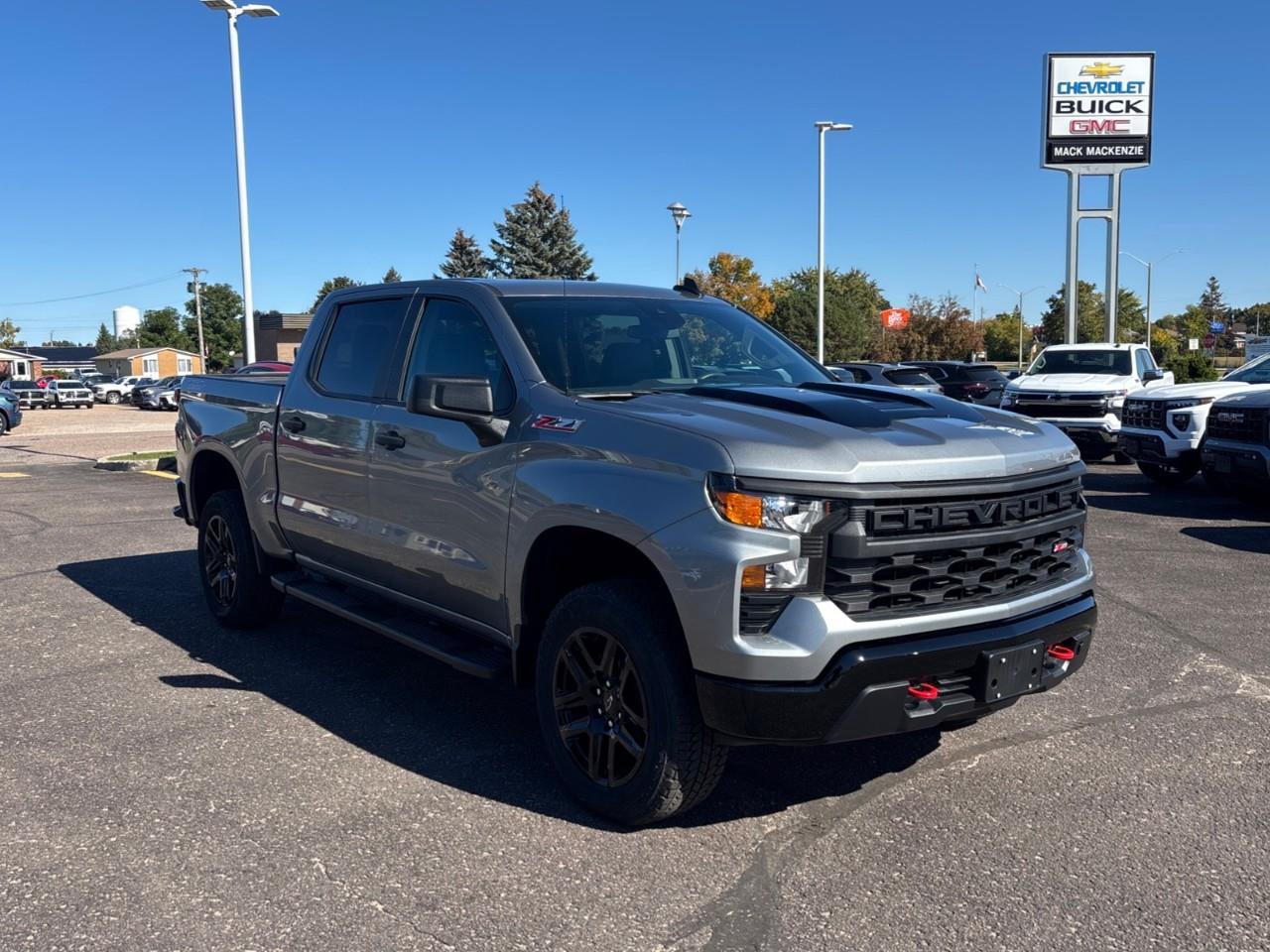 2026 Chevrolet Silverado 1500 Custom Trail Boss New 2026 Gas Powered V8 6 Passenger Crew Cab 4X4 Truck with a 2 Factory Installed Lift, Push Button Start with Remote Vehicle Start and a 7 Diagonal Touchscreen Radio with Wireless Apple CarPlay and W Photo5