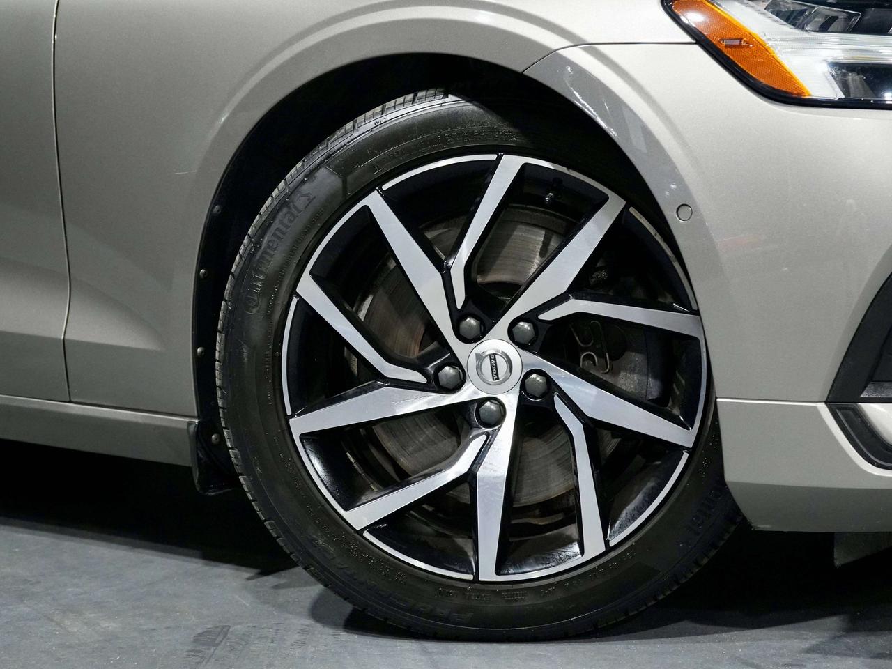 2019 Volvo S60 Momentum|PANO|LEATHER|DIRVER ASSIST Photo