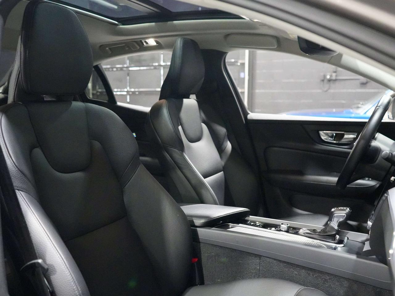 2019 Volvo S60 Momentum|PANO|LEATHER|DIRVER ASSIST Photo
