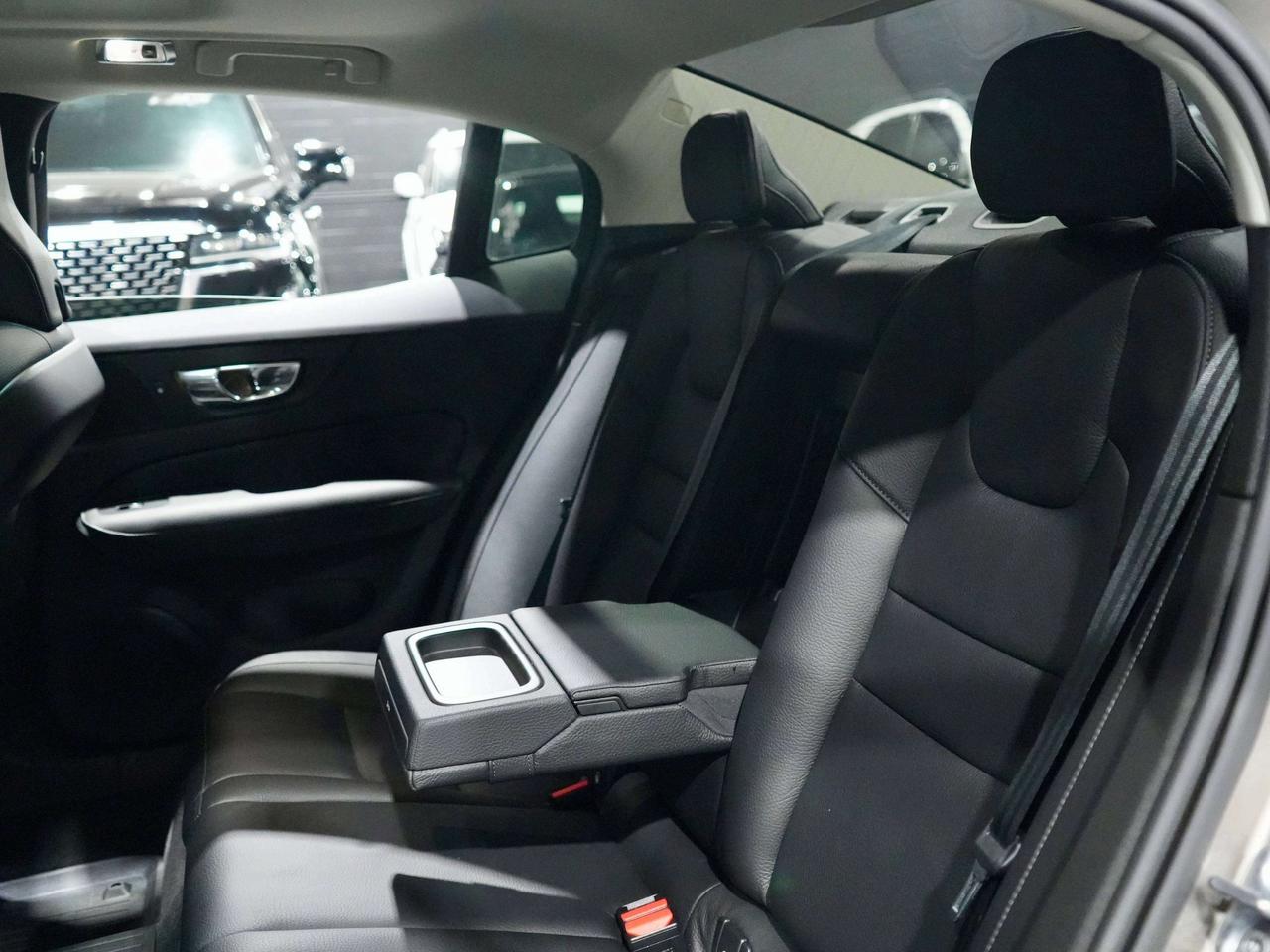 2019 Volvo S60 Momentum|PANO|LEATHER|DIRVER ASSIST Photo