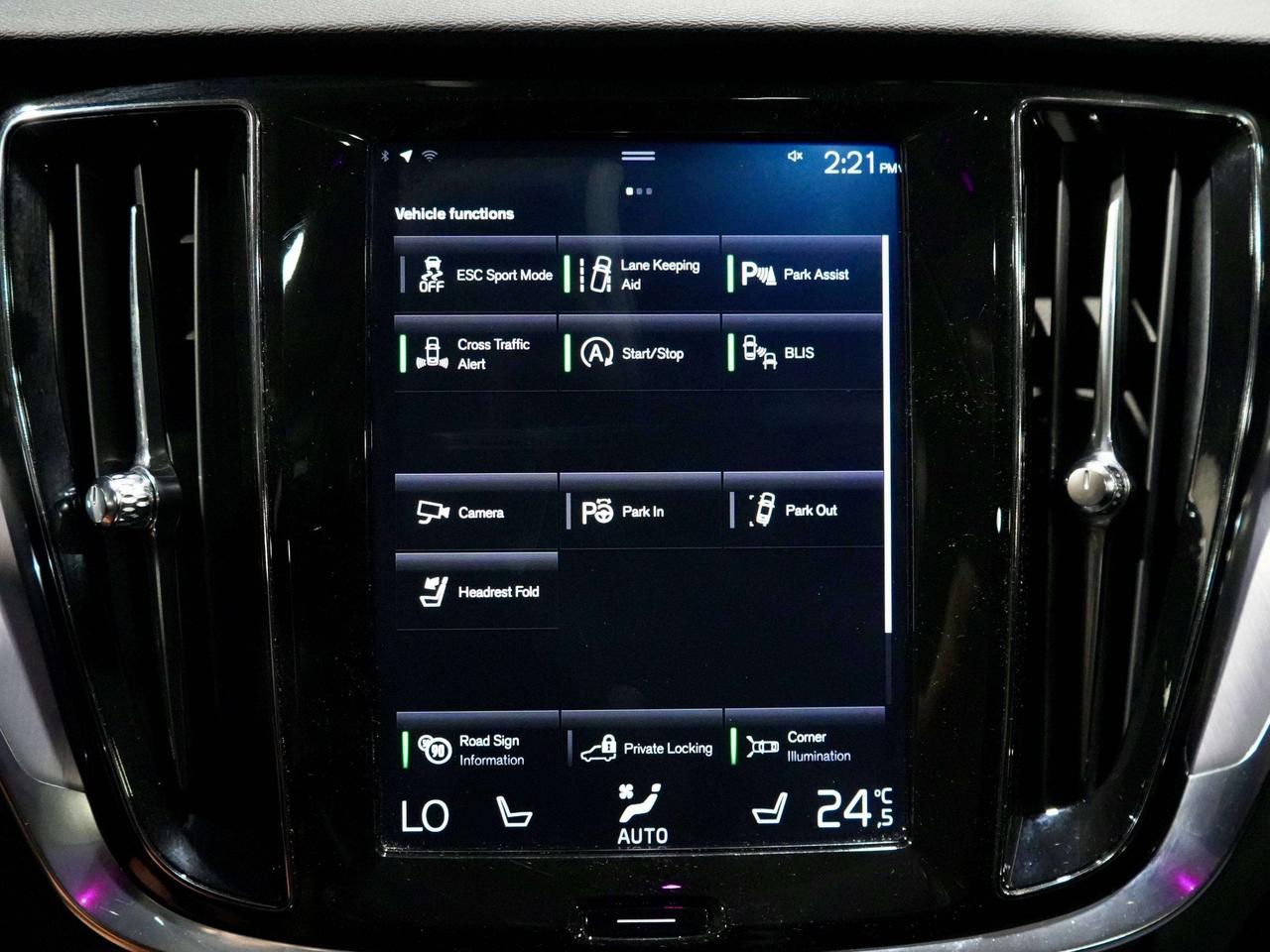 2019 Volvo S60 Momentum|PANO|LEATHER|DIRVER ASSIST Photo