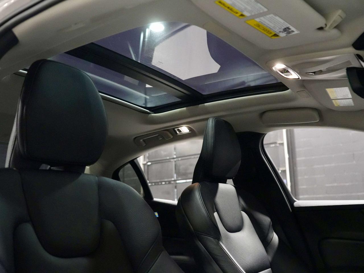 2019 Volvo S60 Momentum|PANO|LEATHER|DIRVER ASSIST Photo