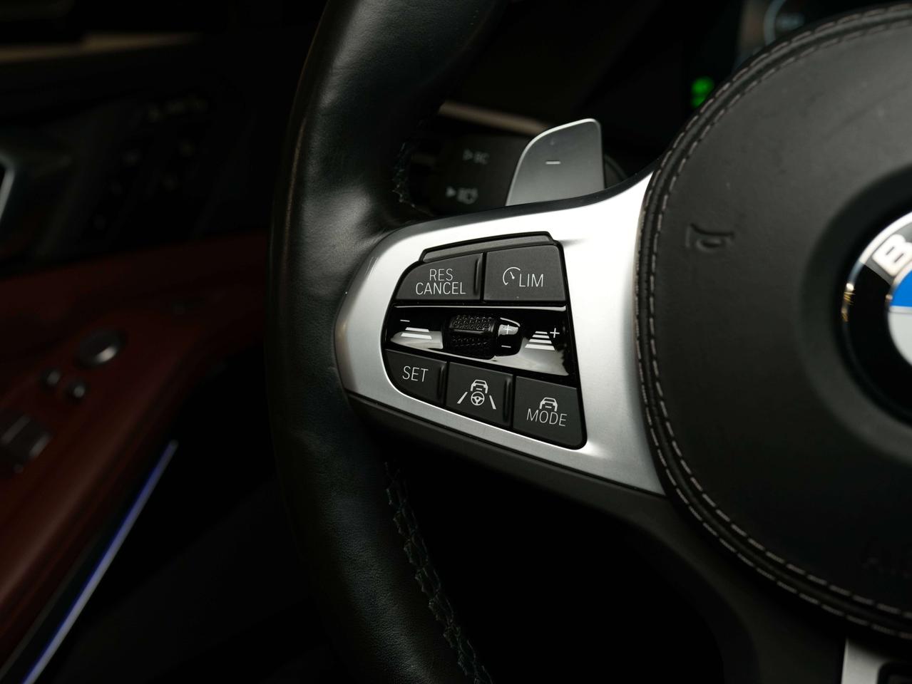 2022 BMW X7 M50I | 6 PASS | PREMIUM | REAR ENTERTAINMENT | 22 Photo