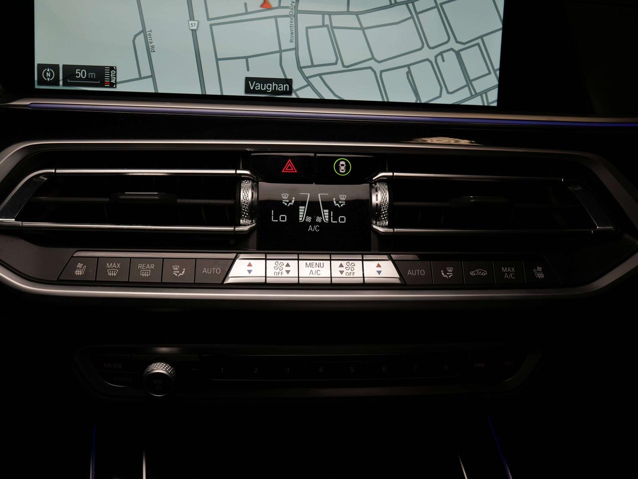 2022 BMW X7 M50I | 6 PASS | PREMIUM | REAR ENTERTAINMENT | 22 Photo