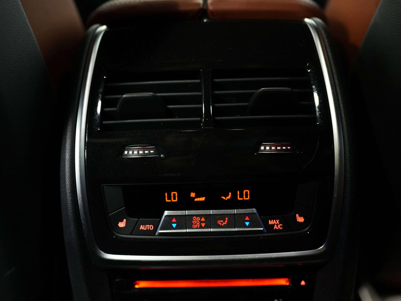 2022 BMW X7 M50I | 6 PASS | PREMIUM | REAR ENTERTAINMENT | 22 Photo