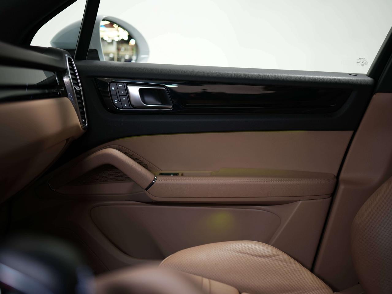 2023 Porsche Cayenne PREMIUM | BOSE | PANO | 21 IN Photo