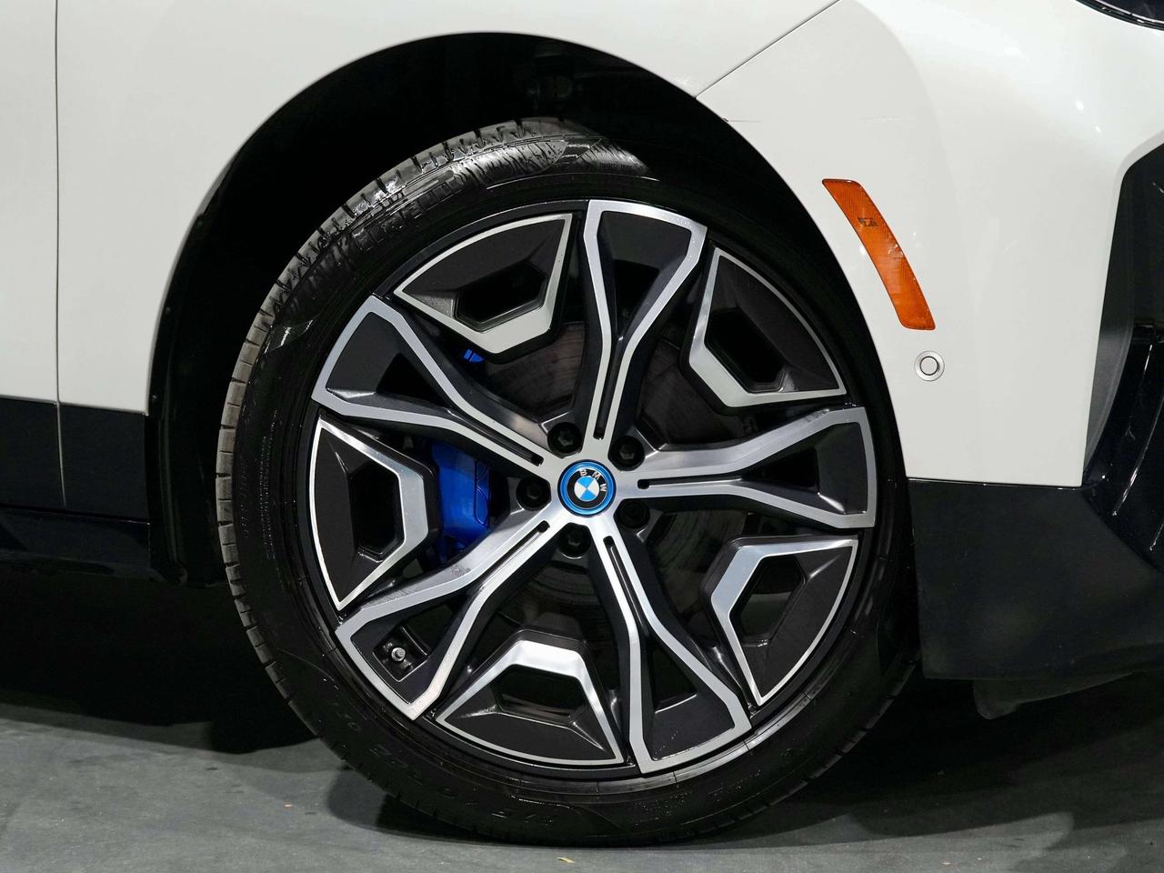 2024 BMW iX xDrive40i |360|PANO|HUD| HARMAN|MASSAGE|DRIVER ASI Photo