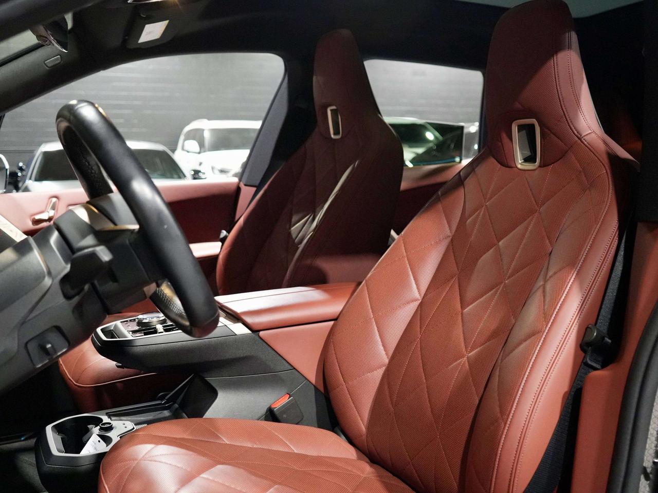2024 BMW iX xDrive40i |360|PANO|HUD| HARMAN|MASSAGE|DRIVER ASI Photo