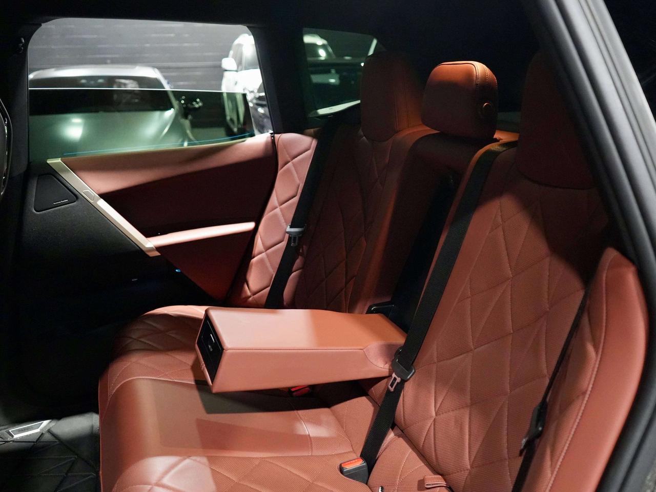 2024 BMW iX xDrive40i |360|PANO|HUD| HARMAN|MASSAGE|DRIVER ASI Photo