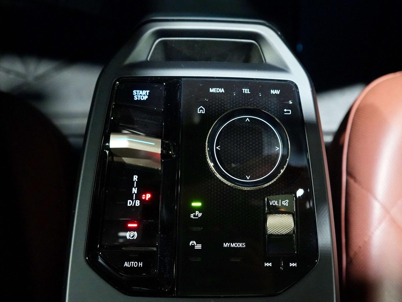 2024 BMW iX xDrive40i |360|PANO|HUD| HARMAN|MASSAGE|DRIVER ASI Photo