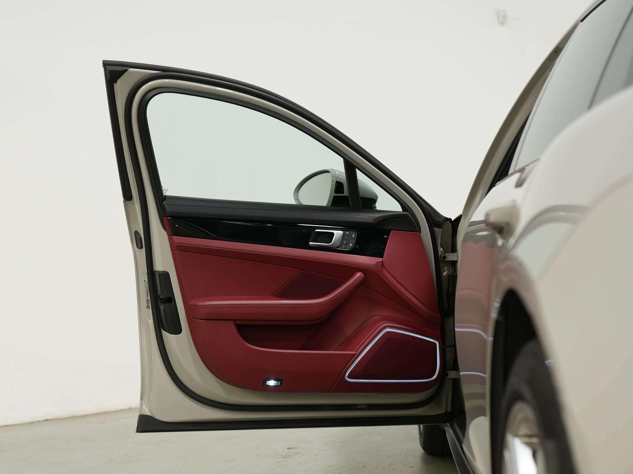 2023 Porsche Panamera 4 | PREMIUM | PANO | 20 IN Photo
