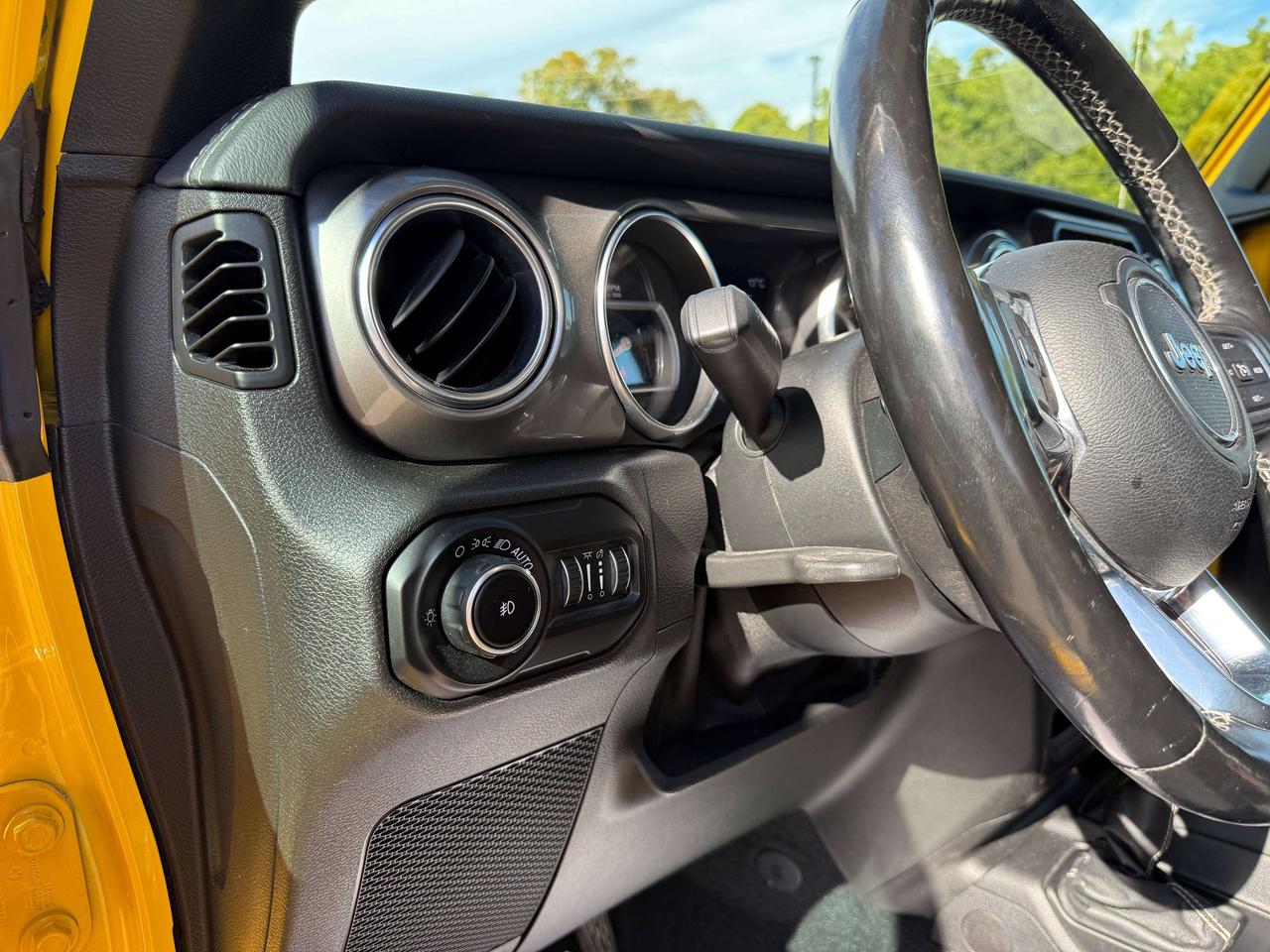 2020 Jeep Wrangler Sahara | NAVIGATION | REMOTE START | Photo