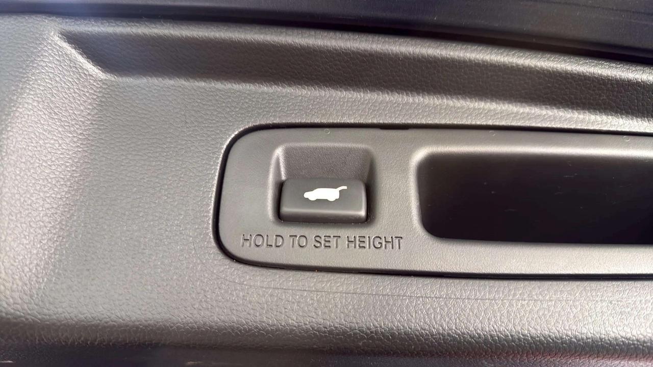 2025 Honda CR-V EX-L HYBRID| CLEAN CARFAX| AWD| LEATHER| MOONROOF Photo