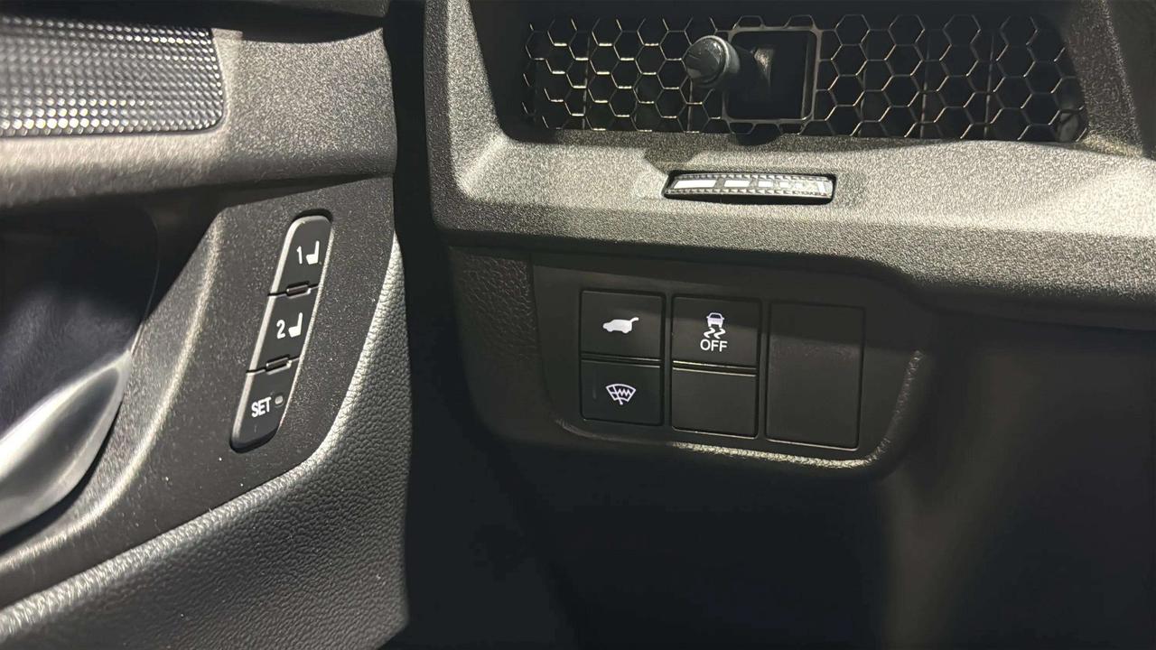 2025 Honda CR-V EX-L HYBRID| CLEAN CARFAX| AWD| LEATHER| MOONROOF Photo