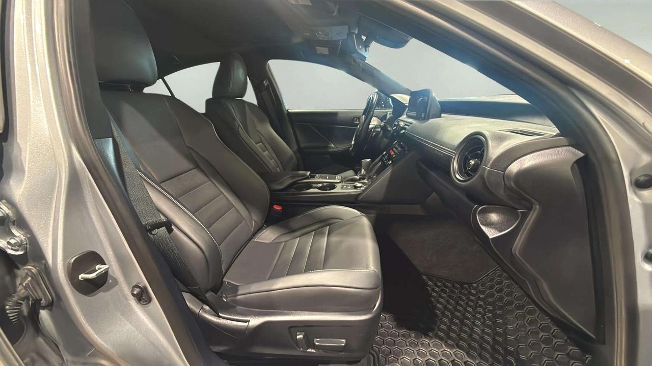 2023 Lexus IS IS 300| AWD| F2 SPORT | LEATHER| SUNROOF| BSW Photo