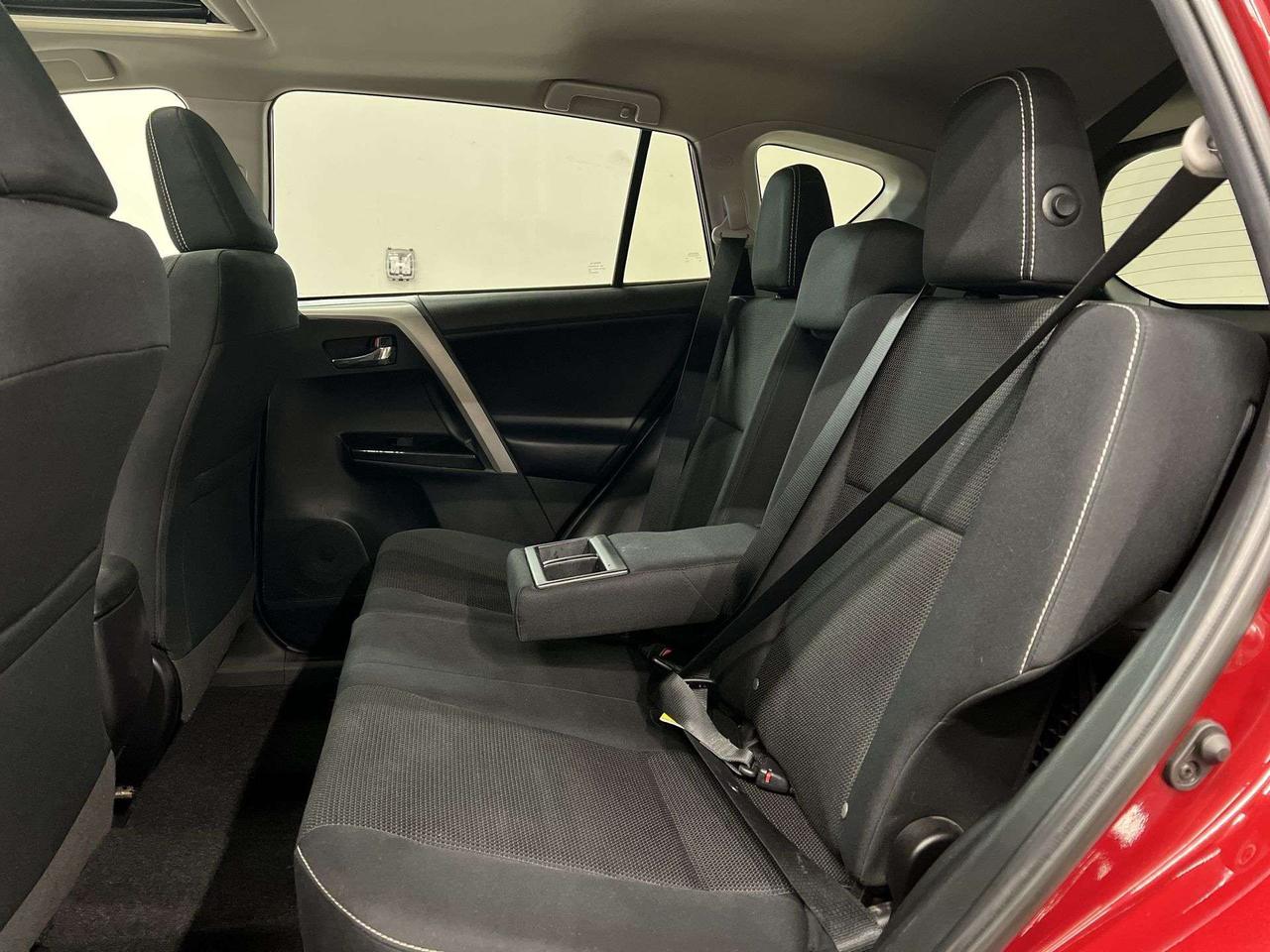 2018 Toyota RAV4 XLE AWD | SUNROOF | HTD SEATS | ALLOYS | CRUISE Photo