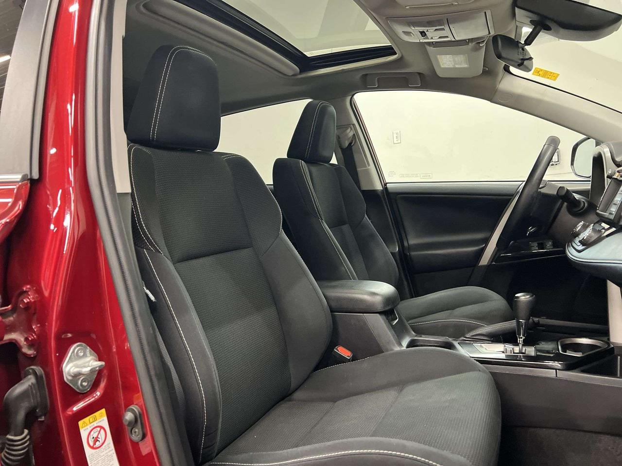 2018 Toyota RAV4 XLE AWD | SUNROOF | HTD SEATS | ALLOYS | CRUISE Photo
