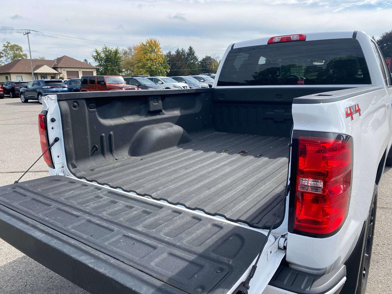 2018 Chevrolet Silverado 1500 22" WHEELS, 4X4, LOCAL TRADE, BACK UP CAMERA! Photo