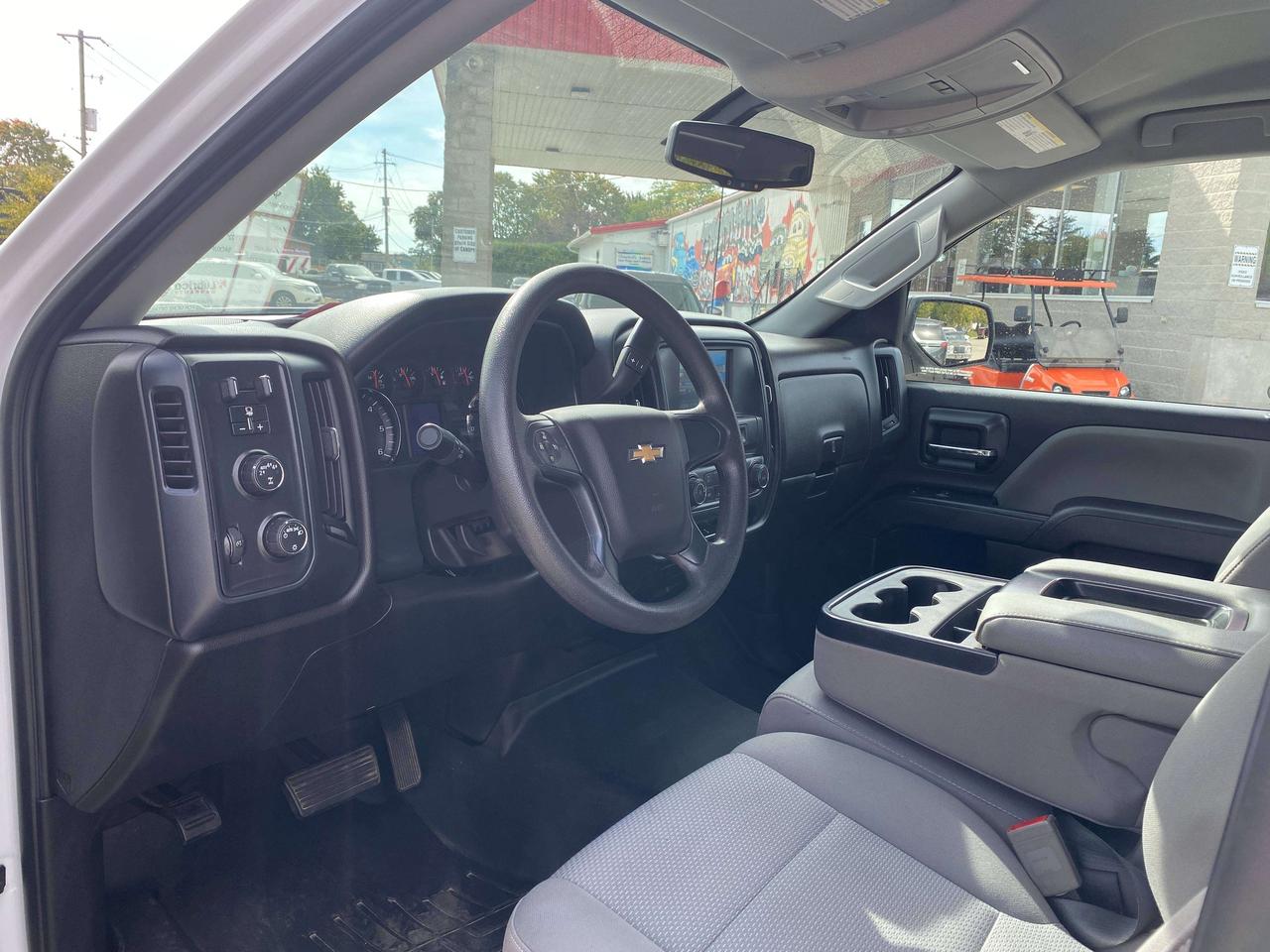 2018 Chevrolet Silverado 1500 22" WHEELS, 4X4, LOCAL TRADE, BACK UP CAMERA! Photo