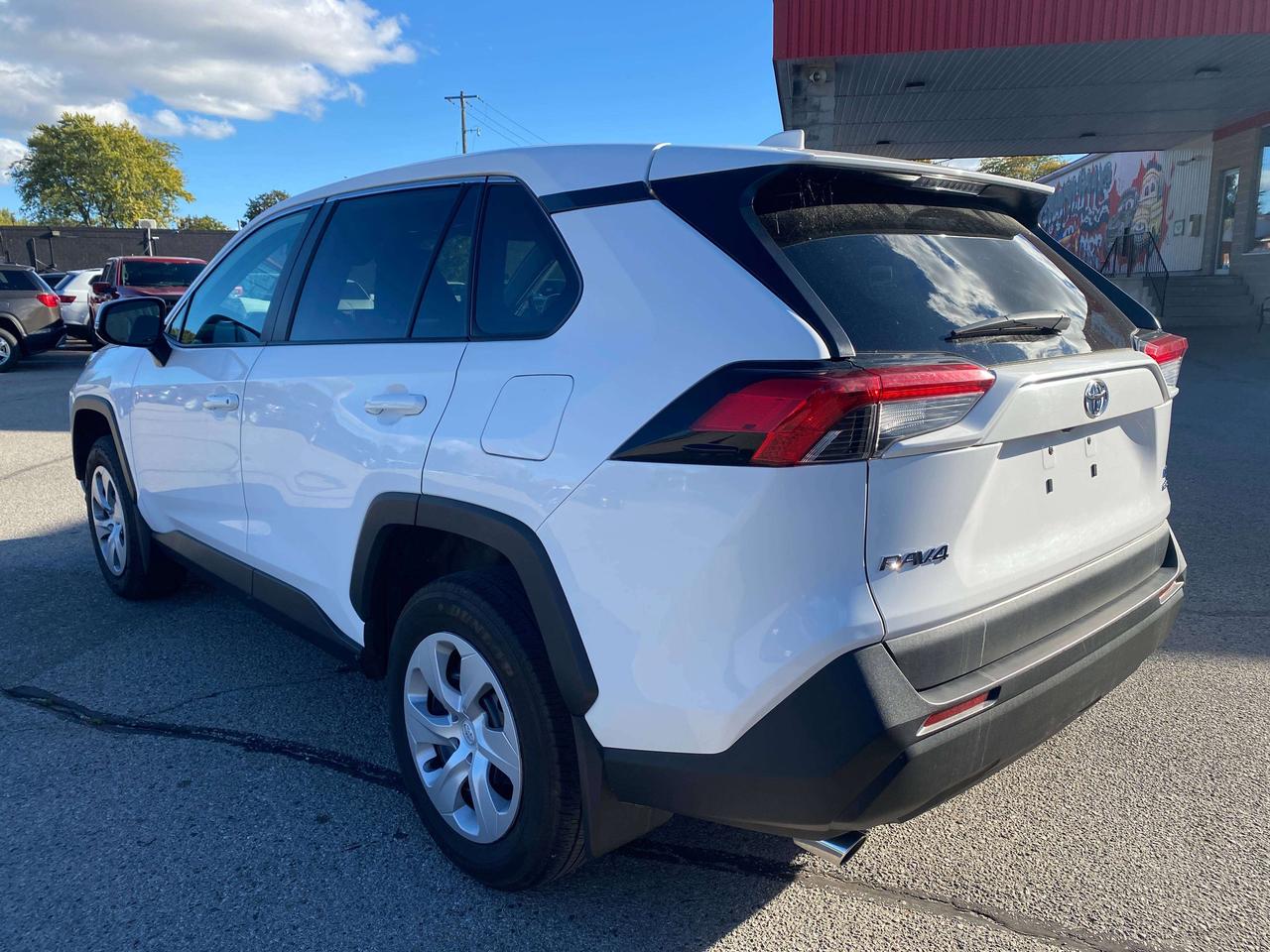 2024 Toyota RAV4 LE, AWD, HEATED CLOTH SEATS! Photo