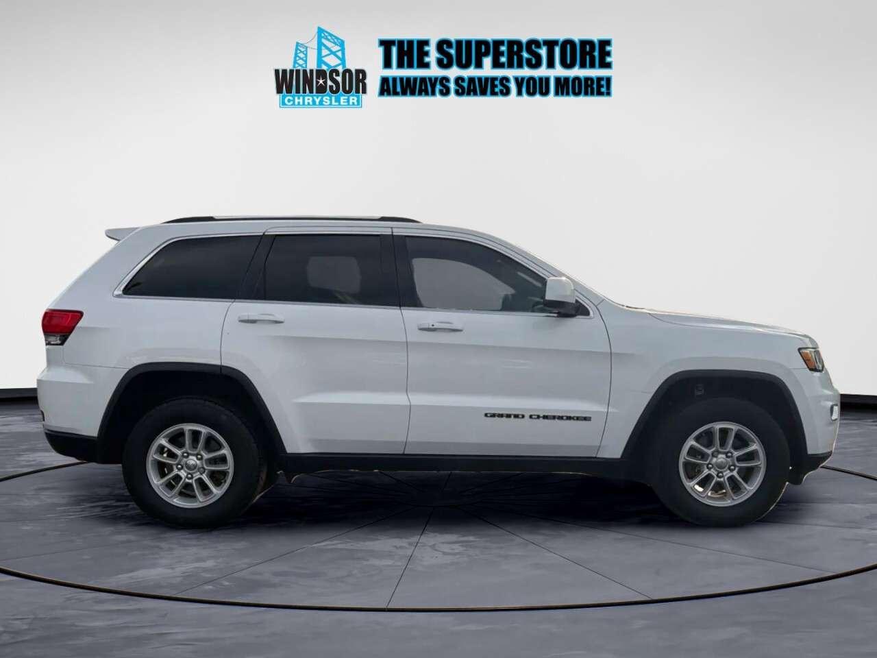2018 Jeep Grand Cherokee LAREDO 4x4 Photo