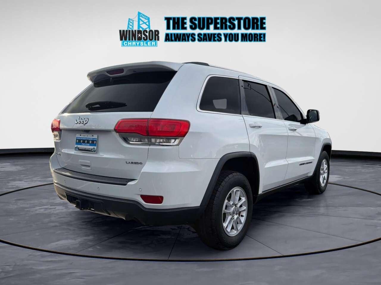 2018 Jeep Grand Cherokee LAREDO 4x4 Photo