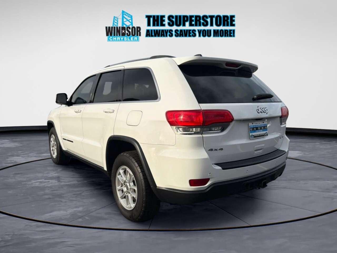 2018 Jeep Grand Cherokee LAREDO 4x4 Photo