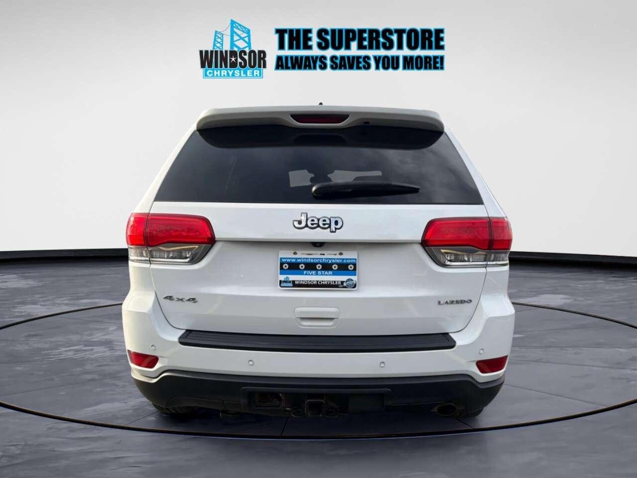 2018 Jeep Grand Cherokee LAREDO 4x4 Photo