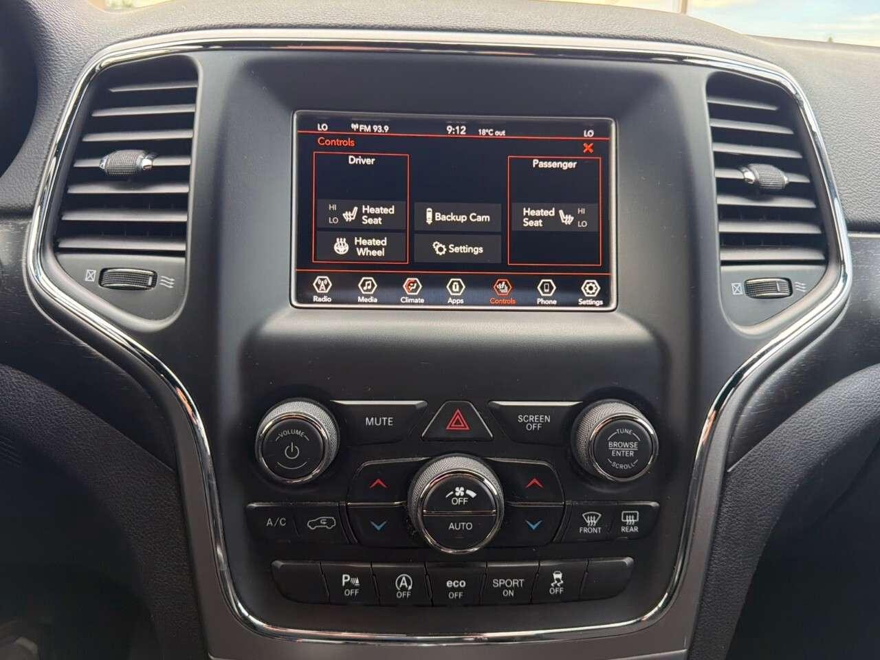 2018 Jeep Grand Cherokee LAREDO 4x4 Photo