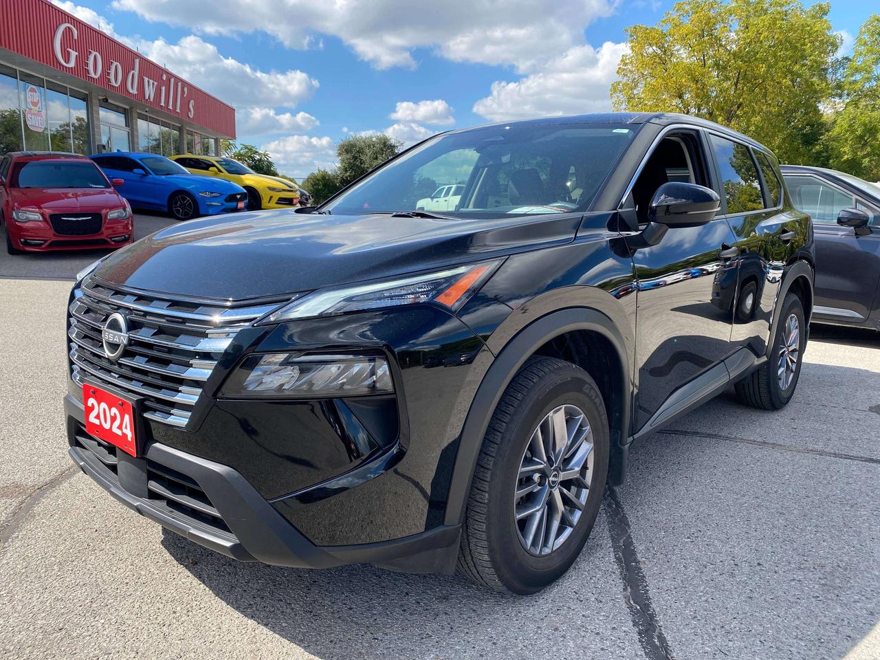 2024 Nissan Rogue S, CLEAN CARFAX, AWD, BALANCE OF FACTORY WARRANTY! Photo